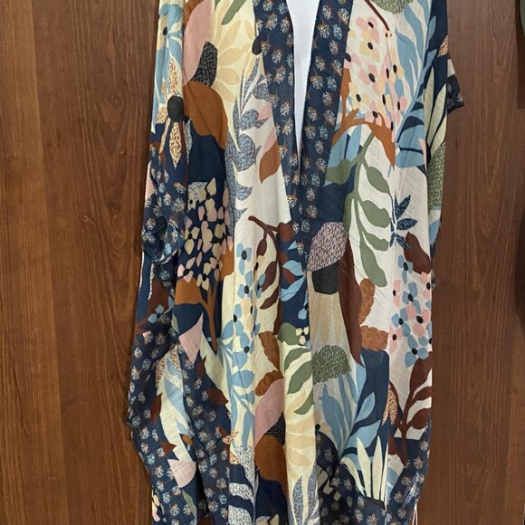One by Onedder Botanical Floral Kimono Wear as a cardigan or cover up - Picture 5 of 5